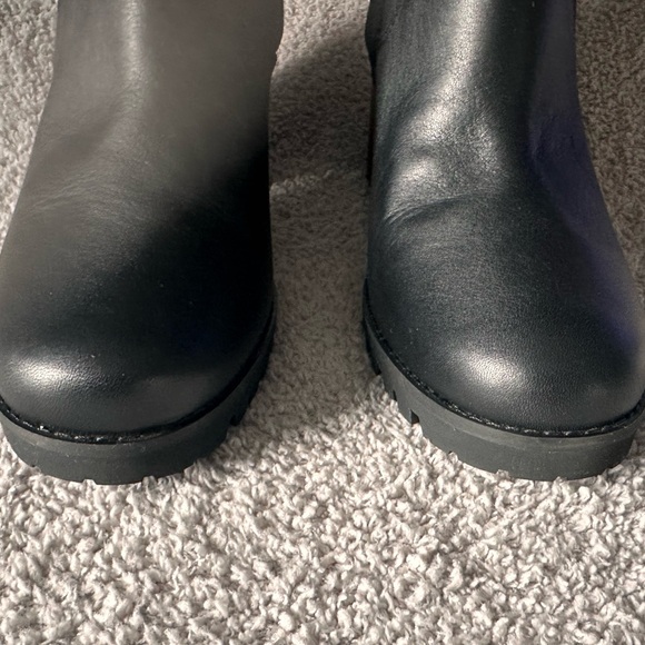 UGG Women’s Amathea Black Waterproof Leather Ankle Boots - Picture 3 of 9